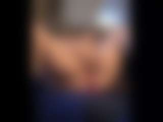 Honestlyfux's Live Sex Cam Show