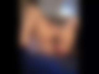Honestlyfux's Live Sex Cam Show
