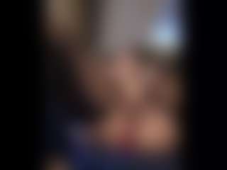 Honestlyfux's Live Sex Cam Show