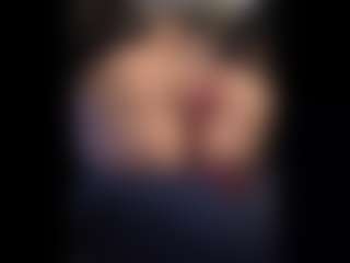 Honestlyfux's Live Sex Cam Show
