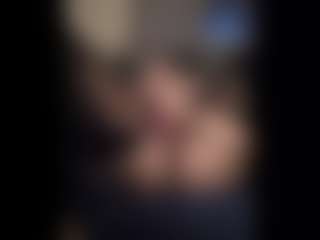 Honestlyfux's Live Sex Cam Show