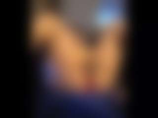 Honestlyfux's Live Sex Cam Show