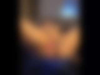 Honestlyfux's Live Sex Cam Show