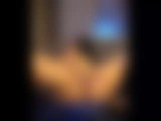 Honestlyfux's Live Sex Cam Show