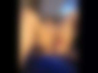 Honestlyfux's Live Sex Cam Show