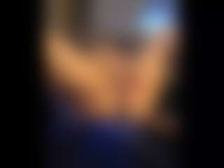 Honestlyfux's Live Sex Cam Show