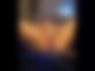 Honestlyfux's Live Sex Cam Show