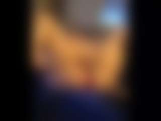 Honestlyfux's Live Sex Cam Show