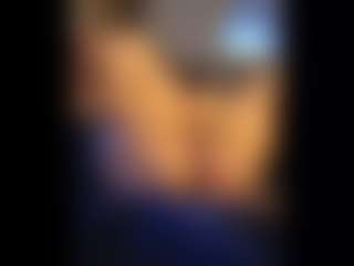 Honestlyfux's Live Sex Cam Show