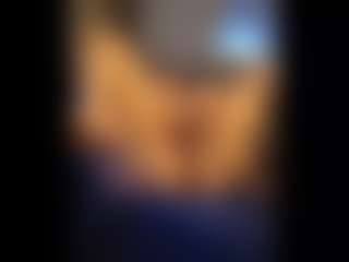 Honestlyfux's Live Sex Cam Show