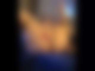 Honestlyfux's Live Sex Cam Show