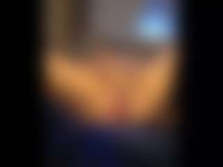 Honestlyfux's Live Sex Cam Show