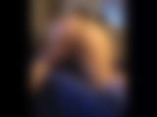 Honestlyfux's Live Sex Cam Show