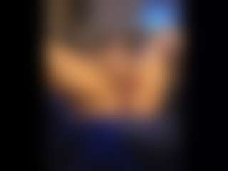 Honestlyfux's Live Sex Cam Show
