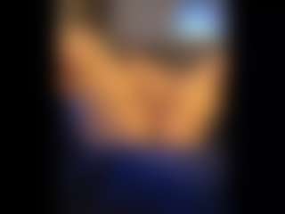Honestlyfux's Live Sex Cam Show