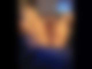 Honestlyfux's Live Sex Cam Show