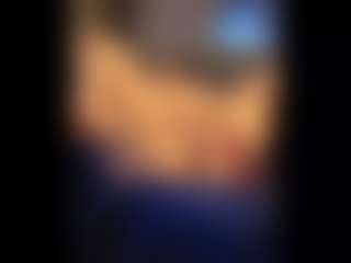 Honestlyfux's Live Sex Cam Show