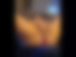 Honestlyfux's Live Sex Cam Show