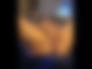Honestlyfux's Live Sex Cam Show