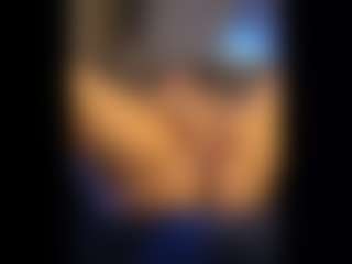 Honestlyfux's Live Sex Cam Show
