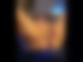 Honestlyfux's Live Sex Cam Show