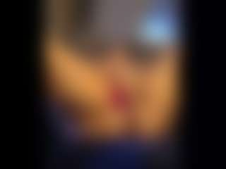 Honestlyfux's Live Sex Cam Show