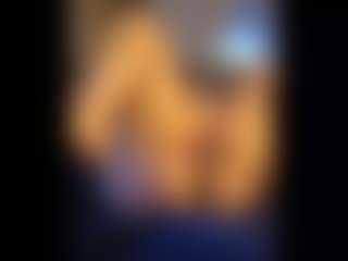 Honestlyfux's Live Sex Cam Show