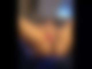 Honestlyfux's Live Sex Cam Show