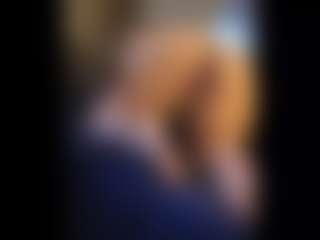 Honestlyfux's Live Sex Cam Show