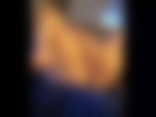 Honestlyfux's Live Sex Cam Show
