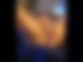 Honestlyfux's Live Sex Cam Show
