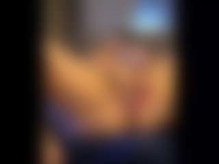 Honestlyfux's Live Sex Cam Show