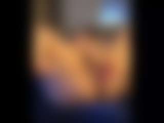 Honestlyfux's Live Sex Cam Show
