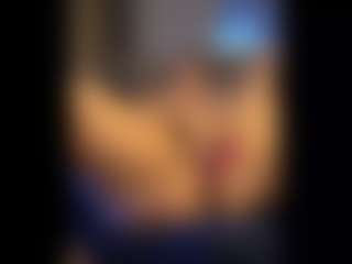 Honestlyfux's Live Sex Cam Show
