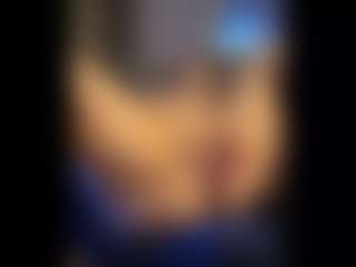 Honestlyfux's Live Sex Cam Show
