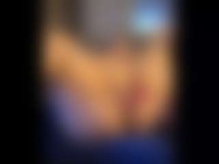 Honestlyfux's Live Sex Cam Show