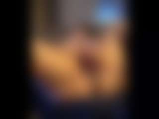 Honestlyfux's Live Sex Cam Show