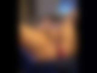 Honestlyfux's Live Sex Cam Show
