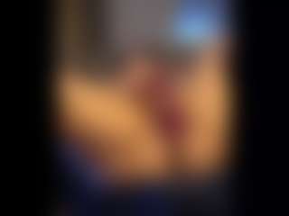 Honestlyfux's Live Sex Cam Show