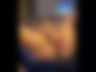Honestlyfux's Live Sex Cam Show