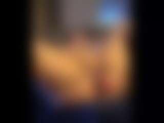 Honestlyfux's Live Sex Cam Show