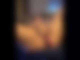 Honestlyfux's Live Sex Cam Show