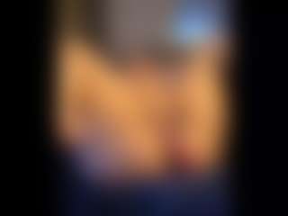 Honestlyfux's Live Sex Cam Show