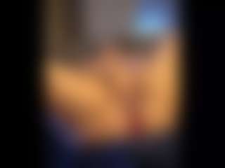 Honestlyfux's Live Sex Cam Show