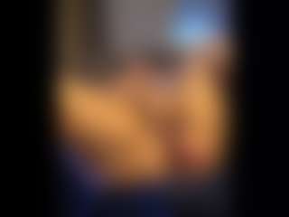 Honestlyfux's Live Sex Cam Show