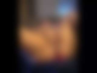 Honestlyfux's Live Sex Cam Show