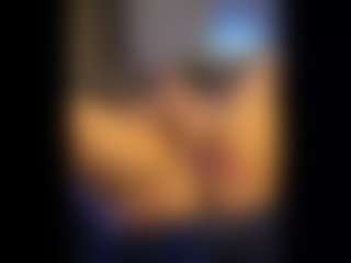 Honestlyfux's Live Sex Cam Show