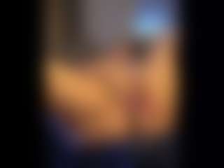 Honestlyfux's Live Sex Cam Show