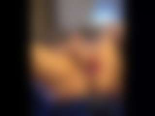 Honestlyfux's Live Sex Cam Show