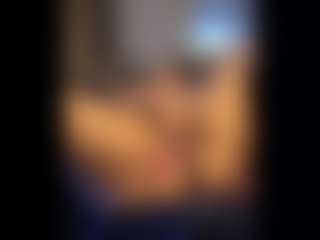 Honestlyfux's Live Sex Cam Show